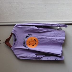 Forever 21 women's medium long sleeve t-shirt